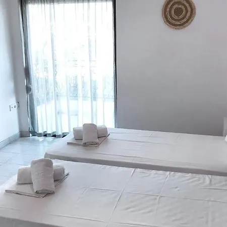 Artemis And Fillo Apartment *